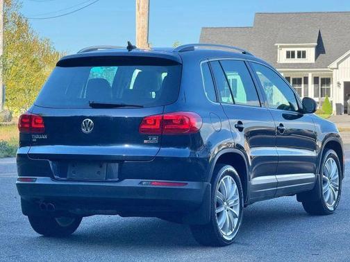 Blue 2016 Volkswagen Tiguan SE