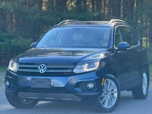Blue 2016 Volkswagen Tiguan SE