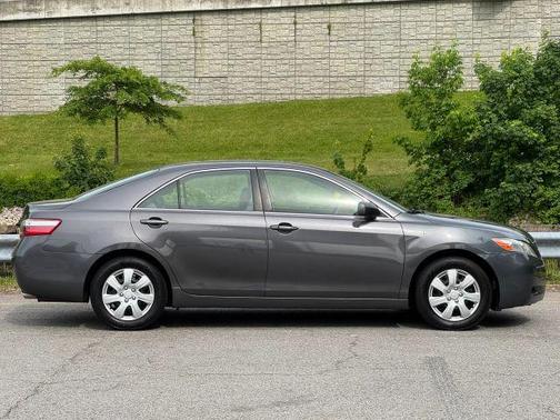 Gray 2007 Toyota Camry Hybrid