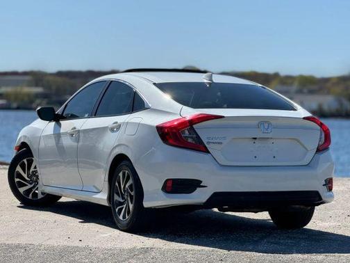 White 2017 Honda Civic EX
