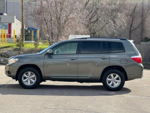 Green 2008 Toyota Highlander Sport