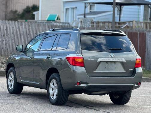 Green 2008 Toyota Highlander Sport