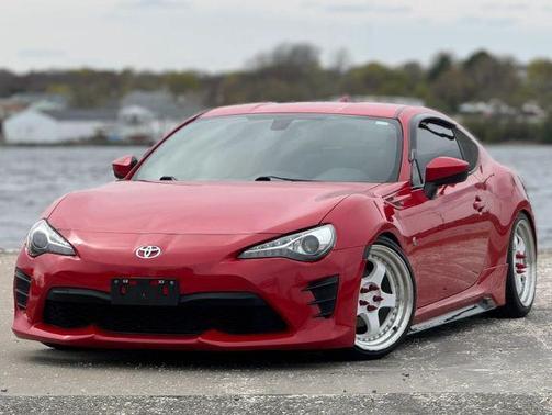 Red 2018 Toyota 86 Base