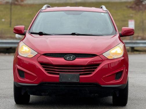 Garnet Red 2011 Hyundai TUCSON GLS