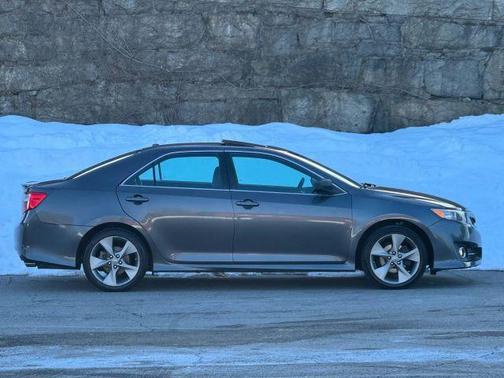 Gray 2014 Toyota Camry SE