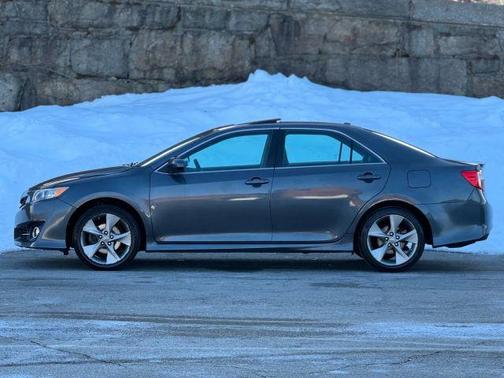 Gray 2014 Toyota Camry SE