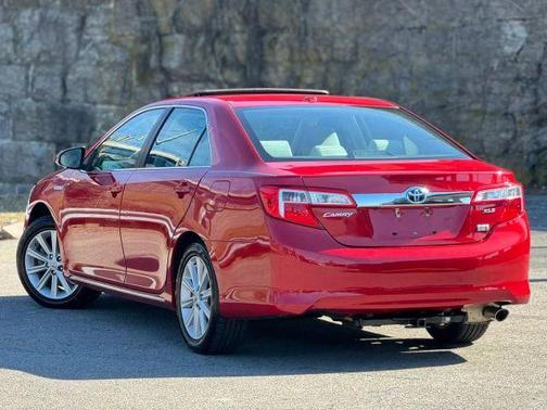 Red 2012 Toyota Camry Hybrid XLE