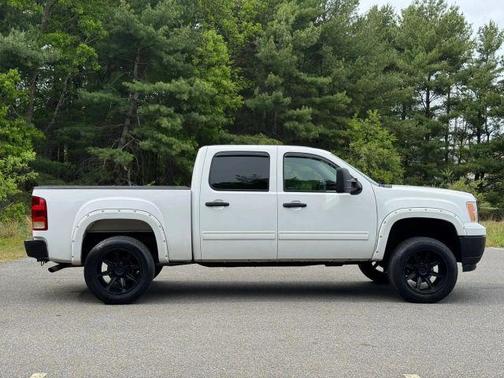 White 2011 GMC Sierra 1500 SL