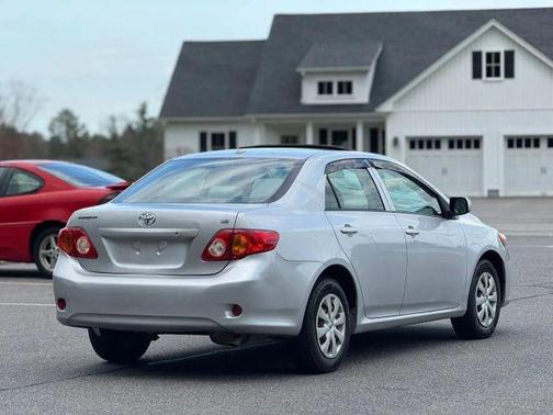 Silver 2009 Toyota Corolla LE
