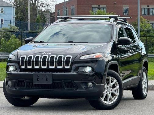 Black 2017 Jeep Cherokee Latitude