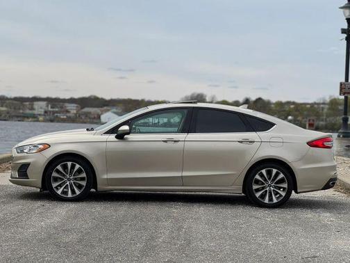 Gold 2019 Ford Fusion SE