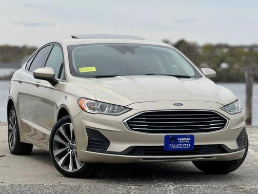 Gold 2019 Ford Fusion SE