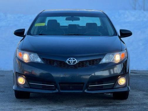 Blue 2013 Toyota Camry SE