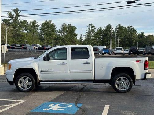 White 2013 GMC Sierra 2500 Denali