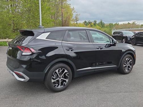 Ebony Black 2024 Kia Sportage EX