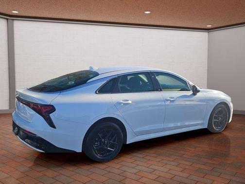 Snow White Pearl 2025 Kia K5 LXS