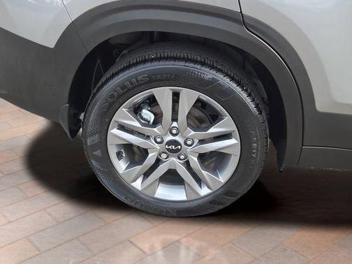 Steel Gray 2023 Kia Seltos LX