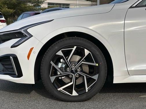 2025 Kia K5 EX