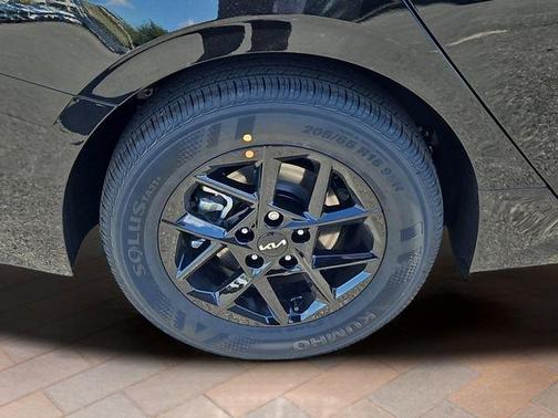 Aurora Black Pearl 2026 Kia K5 LXS