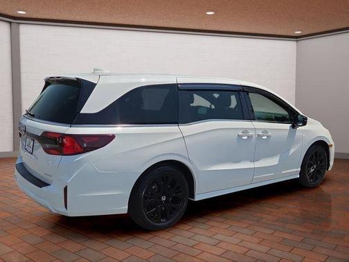Platinum White Pearl 2025 Honda Odyssey Sport-L
