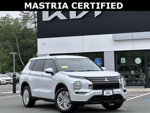 2024 Mitsubishi Outlander ES
