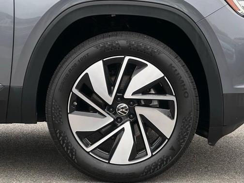 2025 Volkswagen Atlas 2.0T SE
