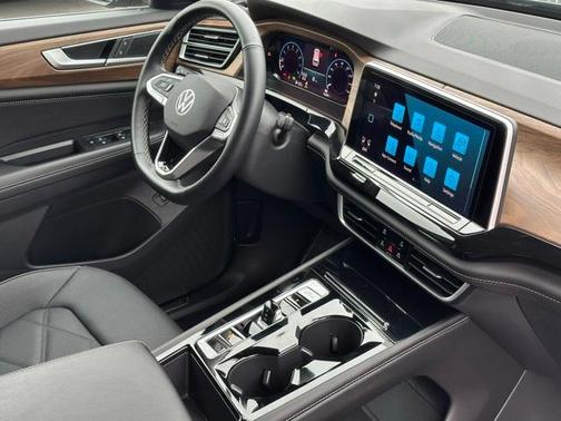 2025 Volkswagen Atlas 2.0T SE