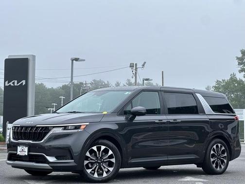 2024 Kia Carnival EX