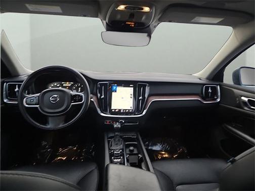 2021 Volvo S60 T5 Momentum