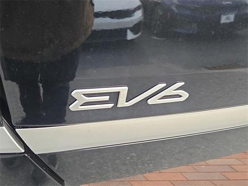 2025 Kia EV6 Light