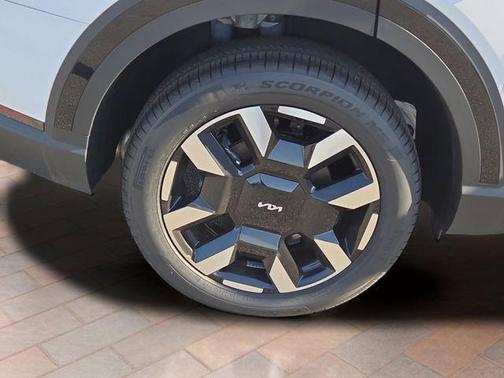 Glacial White Pearl 2027 Kia Telluride S