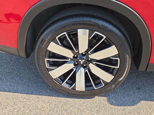 Diamond 2025 Mitsubishi Outlander SE