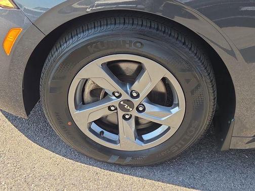 Gravity Gray 2023 Kia K5 LXS