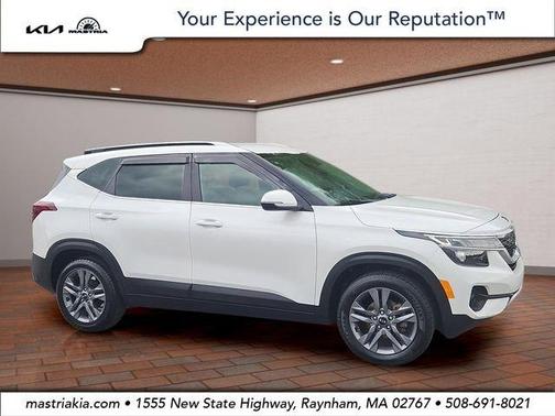 Snow White Pearl 2021 Kia Seltos S