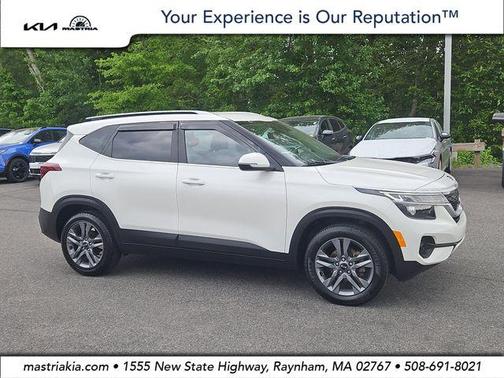 Snow White Pearl 2021 Kia Seltos S