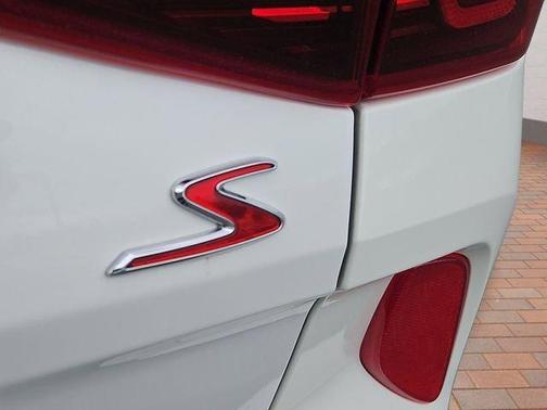 Snow White Pearl 2021 Kia Seltos S