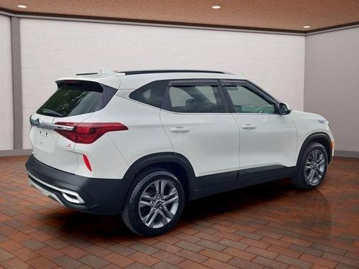 Snow White Pearl 2021 Kia Seltos S