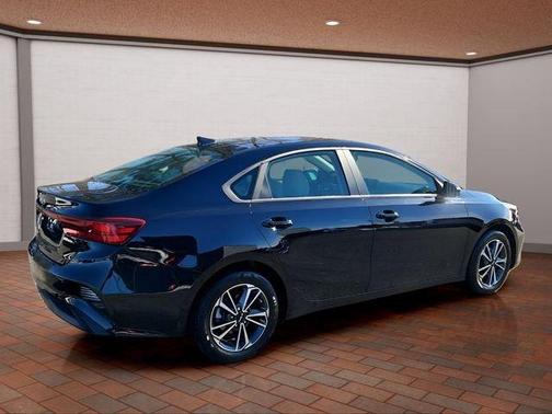 Aurora Black Pearl 2023 Kia Forte LXS