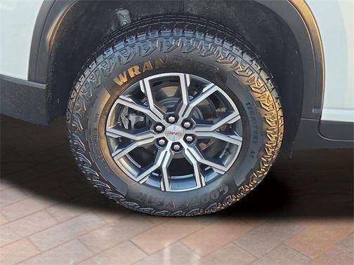 2024 GMC Acadia AT4