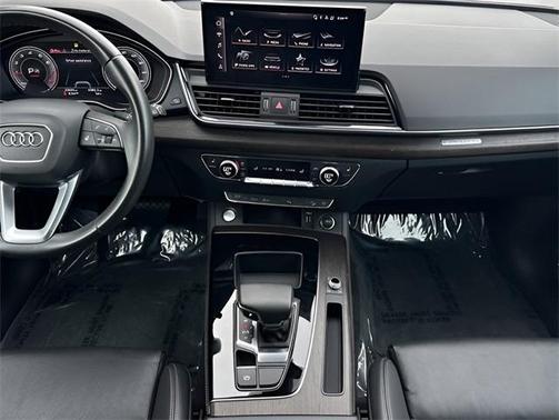 2024 Audi Q5 45 S line quattro Premium