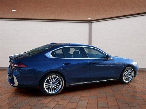 2024 BMW 530 i xDrive