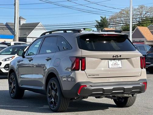 2025 Kia Sorento X-Line EX