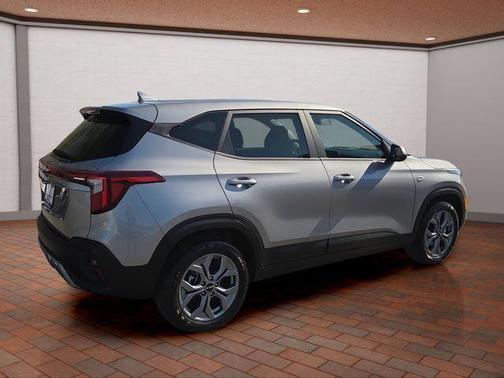 Steel Gray 2026 Kia Seltos LX