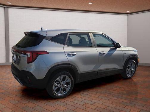 Steel Gray 2026 Kia Seltos LX