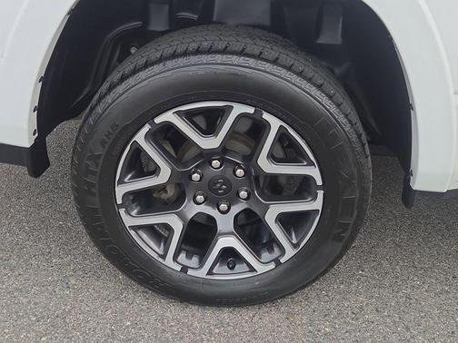 Bright White Clearcoat 2025 RAM 1500 Laramie