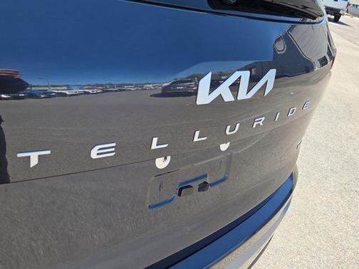 Metal 2025 Kia Telluride S