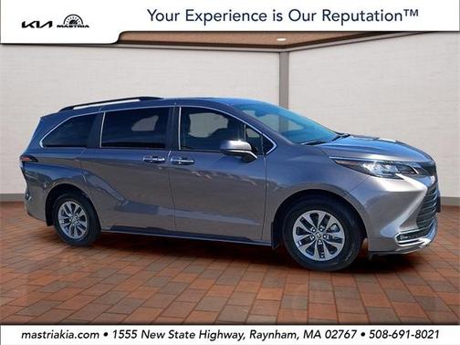 2023 Toyota Sienna XLE