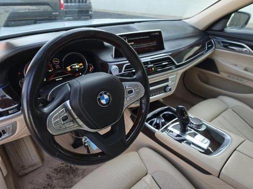 White Metallic 2016 BMW 750 i xDrive