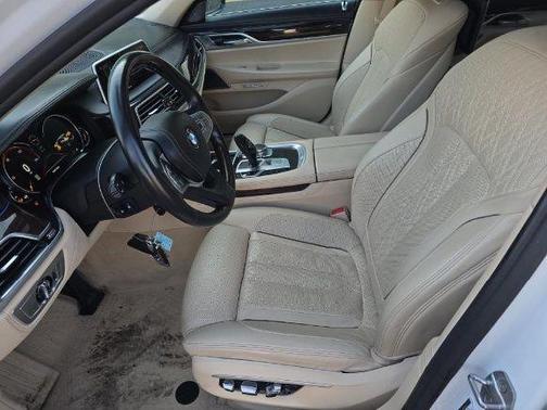 White Metallic 2016 BMW 750 i xDrive