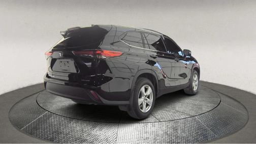 2020 Toyota Highlander LE